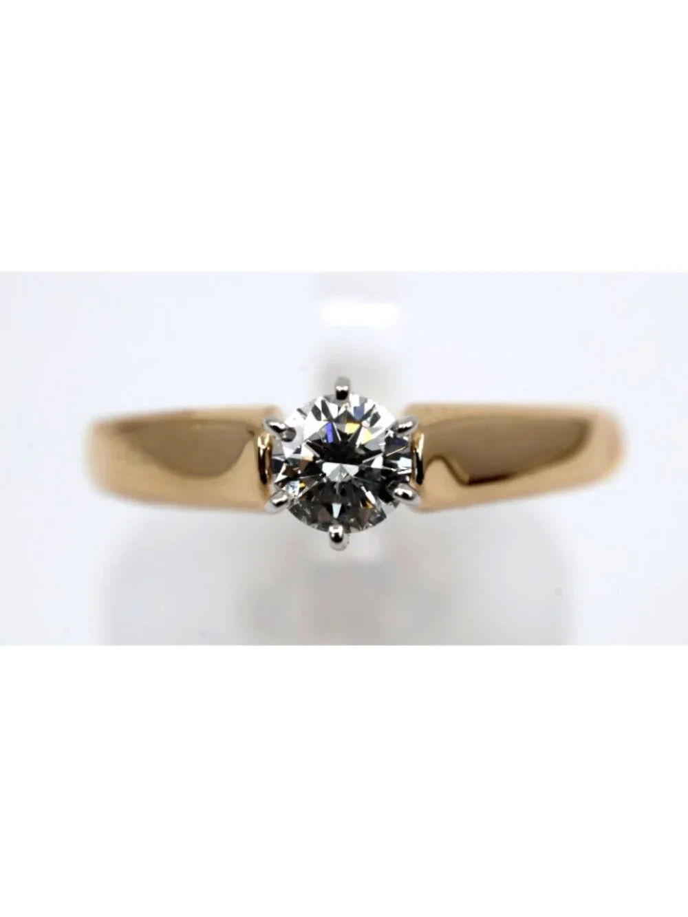 Beautiful 14K Solid Yellow Gold GHI Solitaire Diamond Wedding Ring - Size 7.25